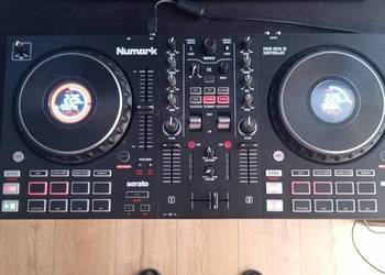 Kontroler DJ, Numark Mixtrack Platinum FX