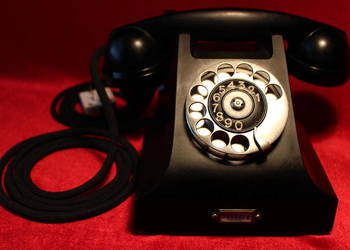 Zabytkowy telefon CZPE DC2PL1 z 1946r