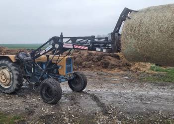 Ursus C 330 z ładowaczem