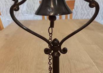 Dzwonek metalowy stojacy stołowy (676)