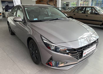 Hyundai Elantra 1.6 Niski przebieg Stan Idealny