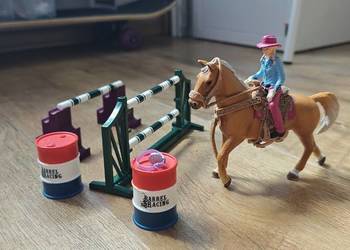 Figurka Schleich konia z jeźdźcem używana.