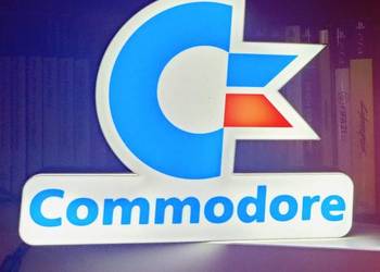 Commodore c64 - ozdobna lampka LED