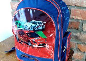 Plecak szkolny wielokomorowy w auta wyścigowe 3D NOWY
