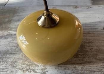 Mała lampa wisząca z kloszem