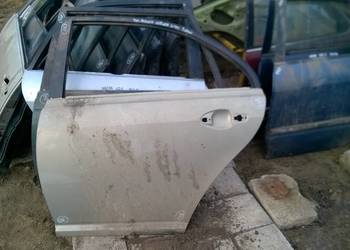 TOYOTA AVENSIS SEDAN T25 2003 2005 2008 DRZWI LEWE TYŁ