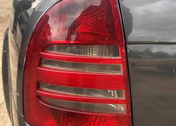 Lampa lampy tylne lewa prawa Skoda Super B I