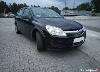 OPEL ASTRA H B+GAZ GARAŻOWANY