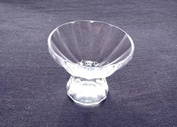 Kryształowy kieliszek art deco, wielokątny, lata 30-e/40-e XX w.