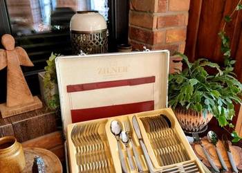 Srebrne sztućce w walizce