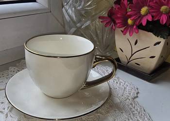 Filiżanka ze spodeczkiem nowa. Złota dekoracja art déco