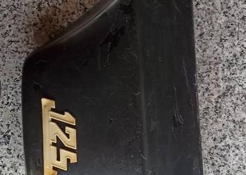 Boczek prawy WSK 125 szeroki oryginalny nie replika emblemat również