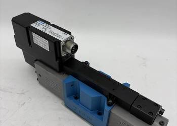Vickers KBFDG4V - 5 - 2C70N - Z - M1 - PE7 - H7 - 12 Proportional Valve