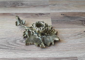 Stary mały mosiężny świecznik kaganek - liść