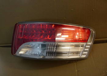 Toyota Avensis T27 lampa tylna LED