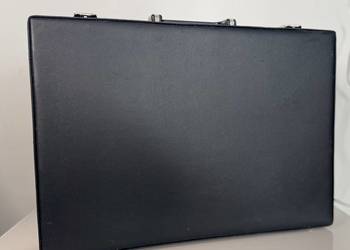 Czarna walizka / teczka