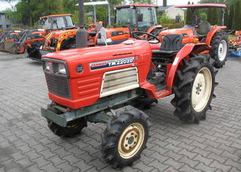 Yanmar 4x4 mocny nie c330 t 25 ciapek jak kubota do ogrodu sadu borówki