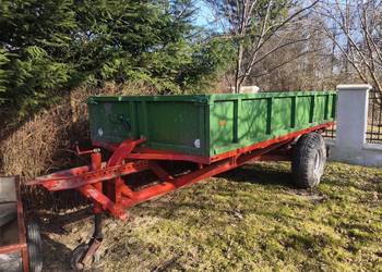 Przyczepa jednoosiowa sztywna.