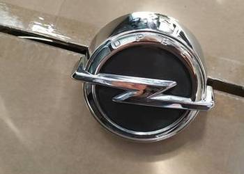 Opel Corsa e  przełącznik klapy