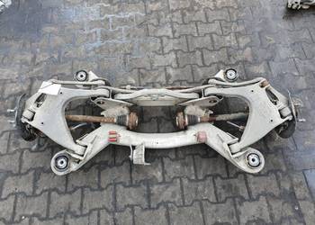 BELKA / SANKI TYŁ AUDI A8 D3 W12 4E0505235H