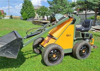 Miniładowarka kołowa 4x4 Skid Steer - Ładowarka Tur Ładowacz
