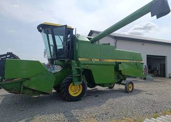 Kombajn zbożowy John Deere 1052