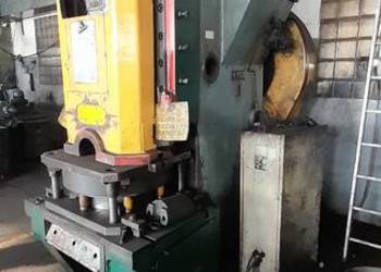 Prasa mimośrodowa Le 250 C