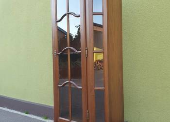 Witrynka serwantka przeszklona drewno