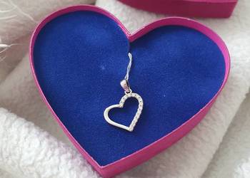 Srebrna zawieszka z cyrkoniami serce YES