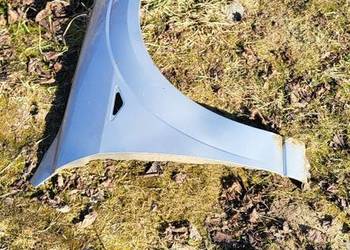 Błotnik Lewy lub Prawy Ford Mondeo MK2 Srebrny i Granatowy Błotnik Lewy lub Prawy Ford Mondeo MK2 Srebrny i Granatowy