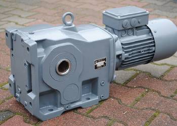 Motoreduktor kątowy 1.1kw. 17obr./min. NORD. typ: SK9032P-90S/4