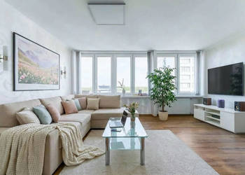 10 minut spacerem do Metra również do Wisły, wejście na Kępę Potocką