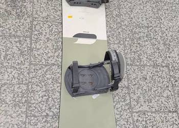 Deska snowboardowa GENERICS 147 cm + wiązania Blax