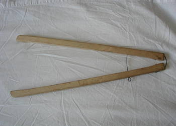 drewniane szczypce do wyciągania prania PRL