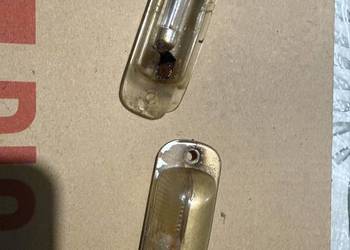 Lampka oświetlenia komory silnika BMW e21 e23 e24 uszkodzona