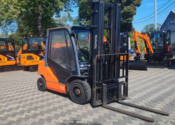 Wózek widłowy Toyota 02-8FGF20 2 t triplex 6 m LPG 2017