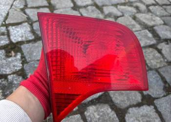 Wewnętrzna lewa tylna lampa audi a4b7 sedan