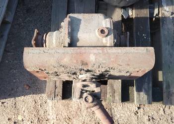 Przekładnia, most napedowy koparka traktor blokada