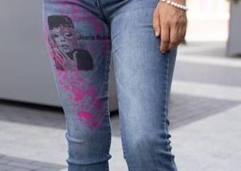 Spodnie jeansowe Bastet L z aplikacją Lady Gaga Must have Tanio!