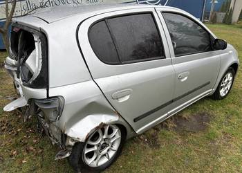 Toyota Yaris 1.3 VVT-i 2001 po kolizji w tył, silnik,skrzynia,klima OK
