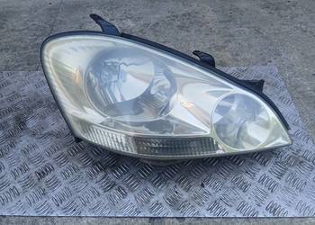 Lampa prawa przednia Toyota Avensis Verso 01-03r