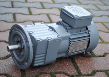 Motoreduktor kołnierzowy 0.37kw. 56obr./min. SEW RF17DT71D4