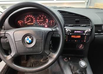 1995 BMW 318i sedan  klimatyzacja