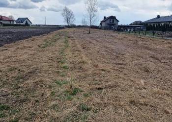 Sprzedam działkę budowlaną z pozwoleniem na budowę