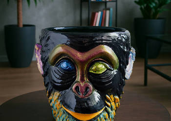 Artystyczna Osłona na doniczkę małpa.