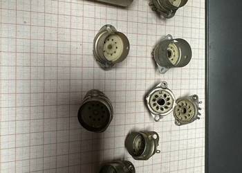 Podstawki lampy 9 pionowe 8 szt. (Z326)