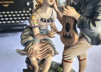 Piękna Porcelanowa figurka  Kalisz