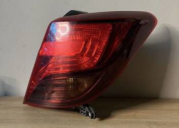 Toyota yaris III lift lampa prawa tył