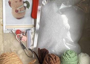 Zestaw DIY do Szydełkowania Brelok Kapibara z Plecakiem Crochet Kit Dla Poc