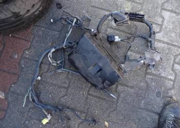 SKRZYNKA BEZPIECZNIK GŁÓWNY AURIS I 2.2 D
